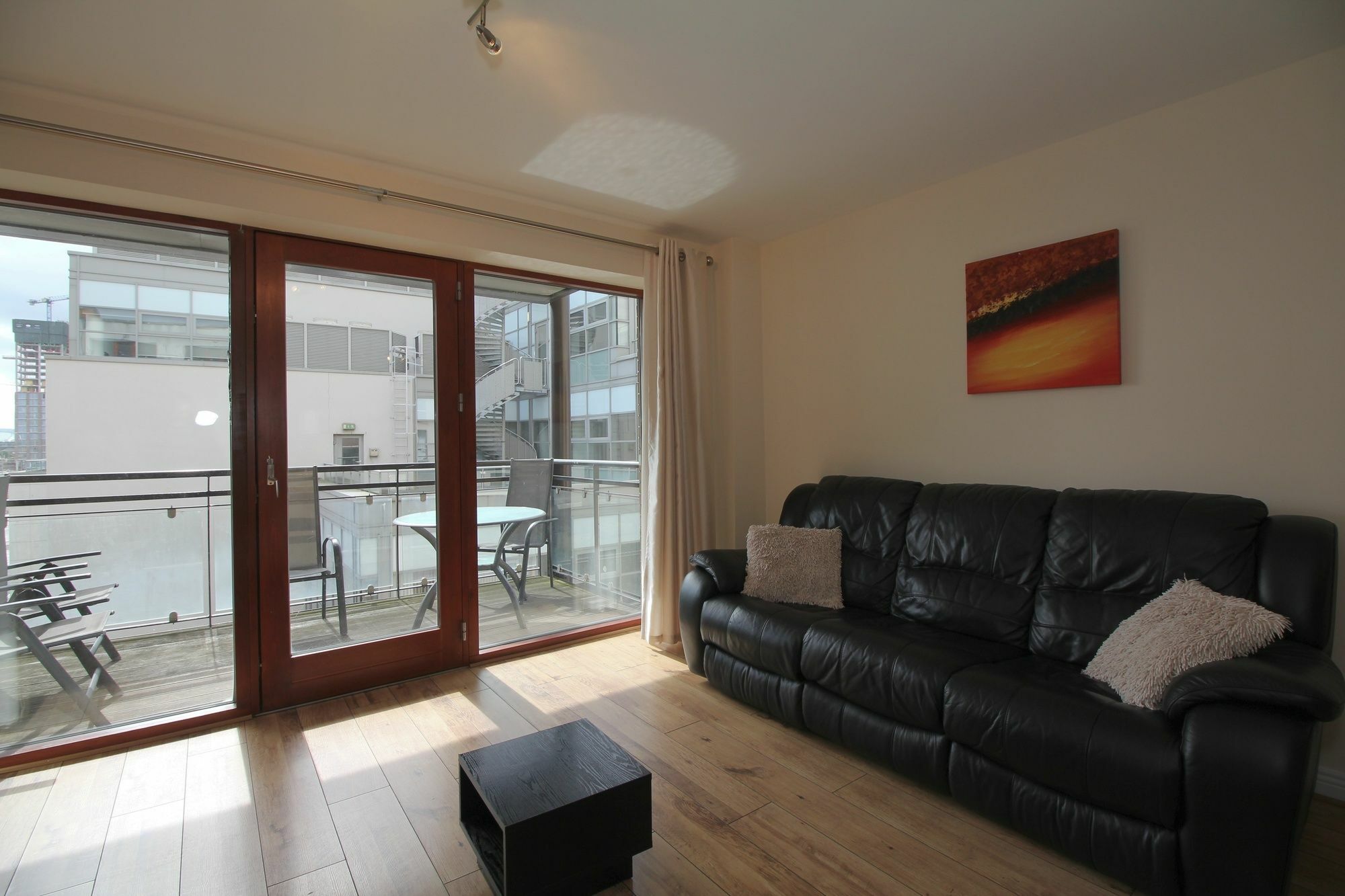 Point Village Modern Apartment Дъблин Екстериор снимка
