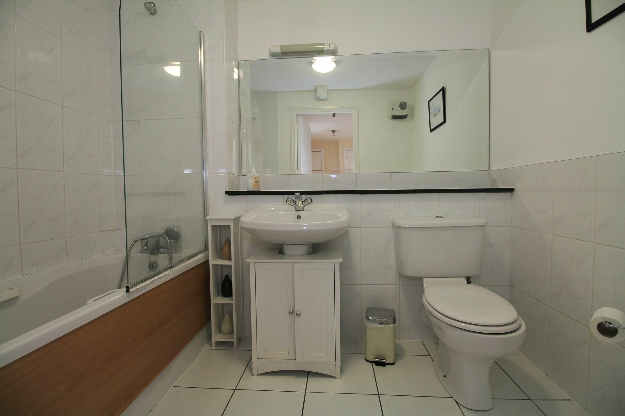 Point Village Modern Apartment Дъблин Екстериор снимка